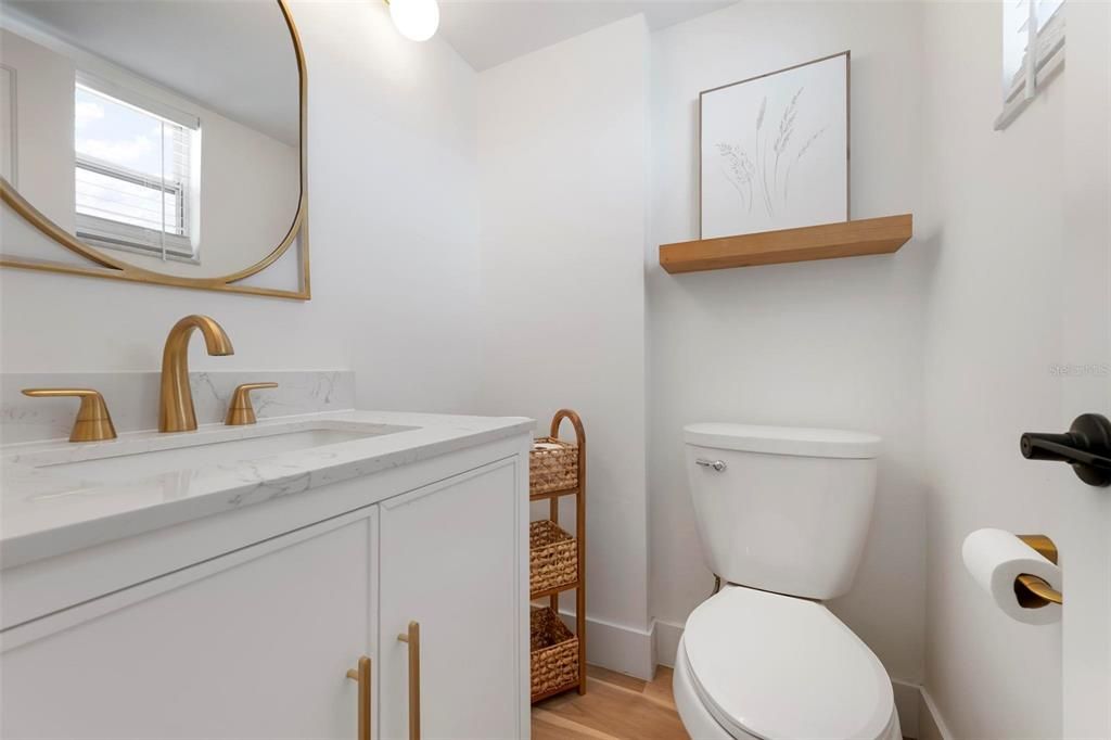 待售: $139,900 (1 贝兹, 1 浴室, 765 平方英尺)