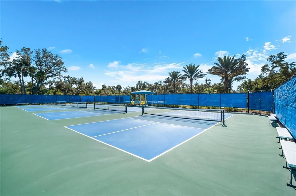 For Sale: $699,000 (3 beds, 3 baths, 2563 Square Feet)