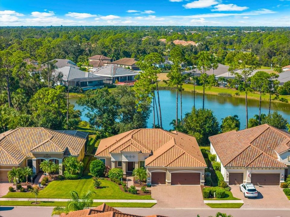 For Sale: $699,000 (3 beds, 3 baths, 2563 Square Feet)