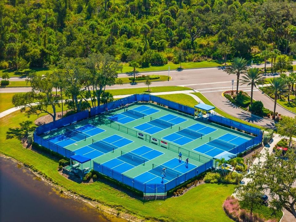 For Sale: $699,000 (3 beds, 3 baths, 2563 Square Feet)