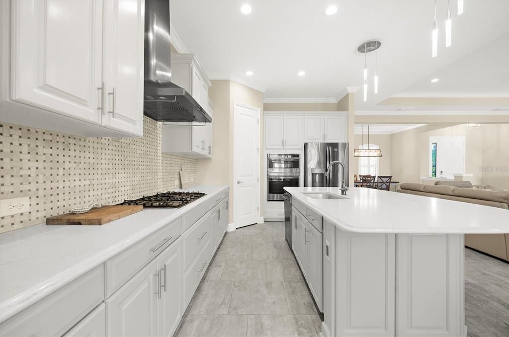 For Sale: $699,000 (3 beds, 3 baths, 2563 Square Feet)