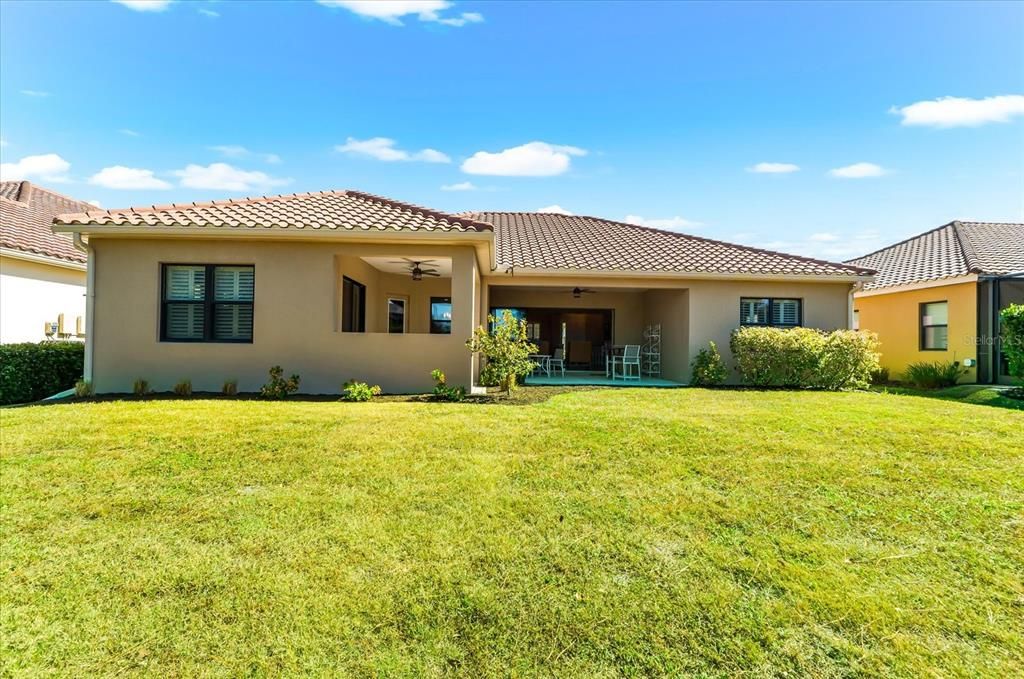 For Sale: $699,000 (3 beds, 3 baths, 2563 Square Feet)