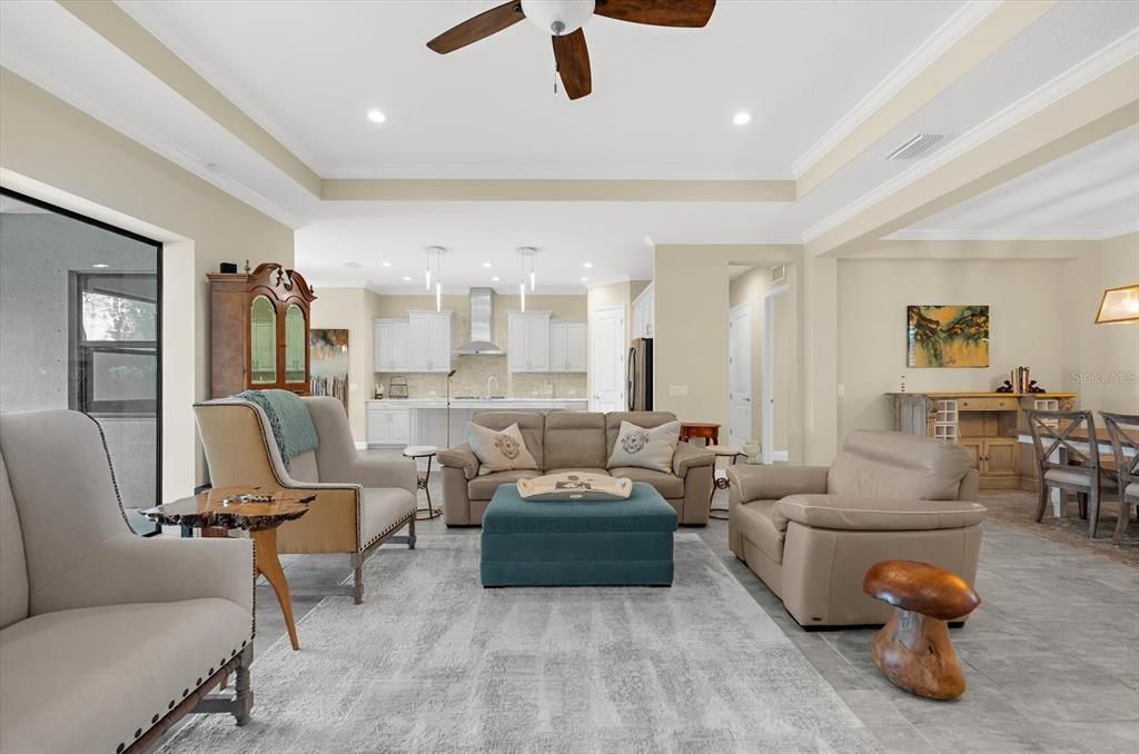 For Sale: $699,000 (3 beds, 3 baths, 2563 Square Feet)