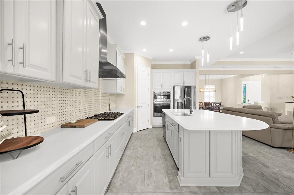 For Sale: $699,000 (3 beds, 3 baths, 2563 Square Feet)