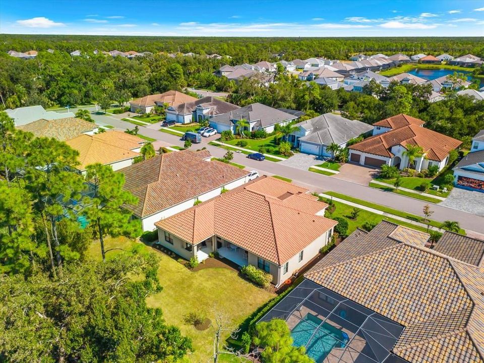 For Sale: $699,000 (3 beds, 3 baths, 2563 Square Feet)