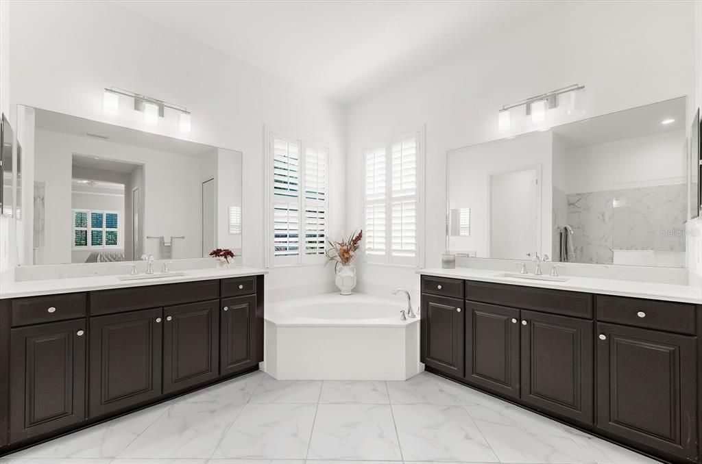 For Sale: $699,000 (3 beds, 3 baths, 2563 Square Feet)