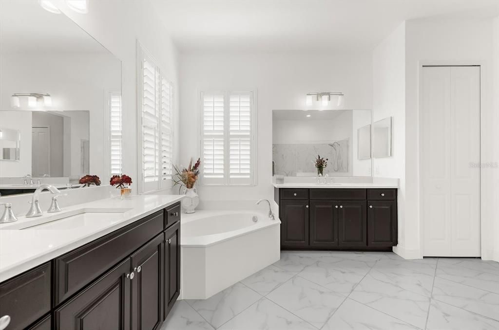 For Sale: $699,000 (3 beds, 3 baths, 2563 Square Feet)