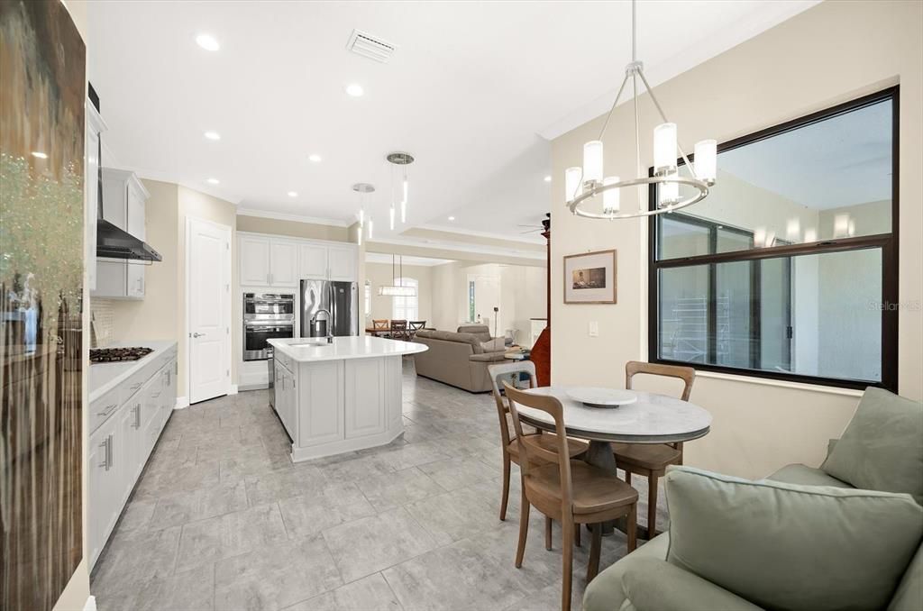 For Sale: $699,000 (3 beds, 3 baths, 2563 Square Feet)