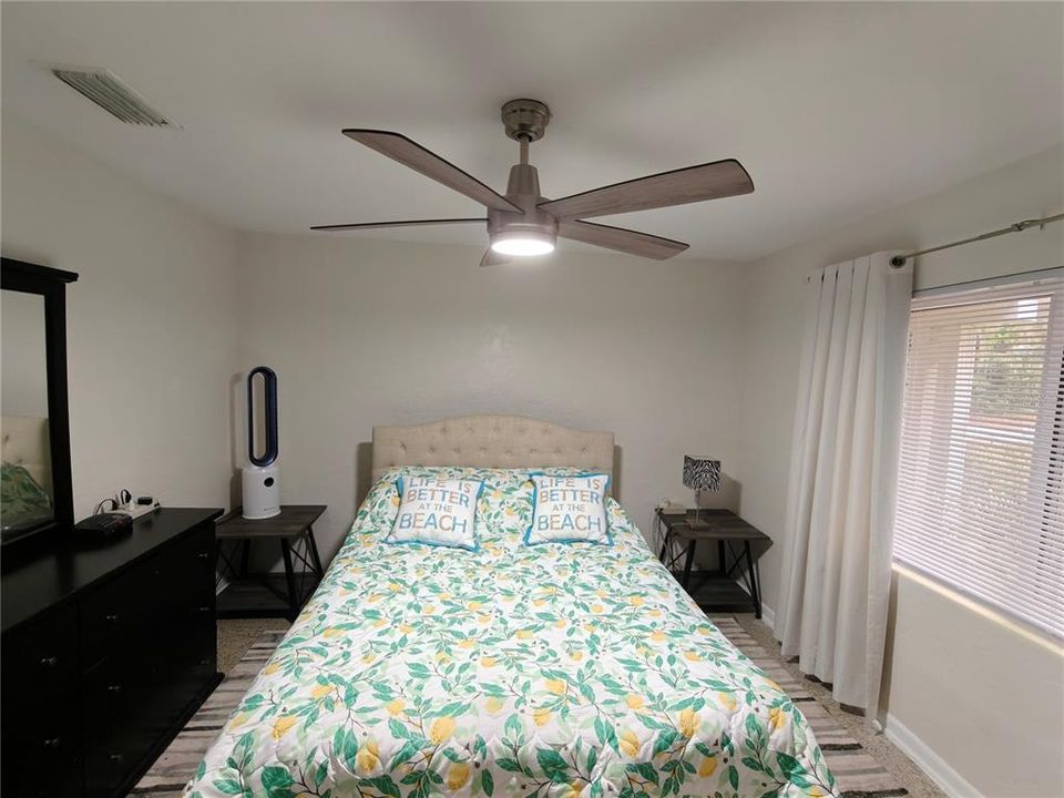 For Rent: $1,400 (1 beds, 1 baths, 1400 Square Feet)