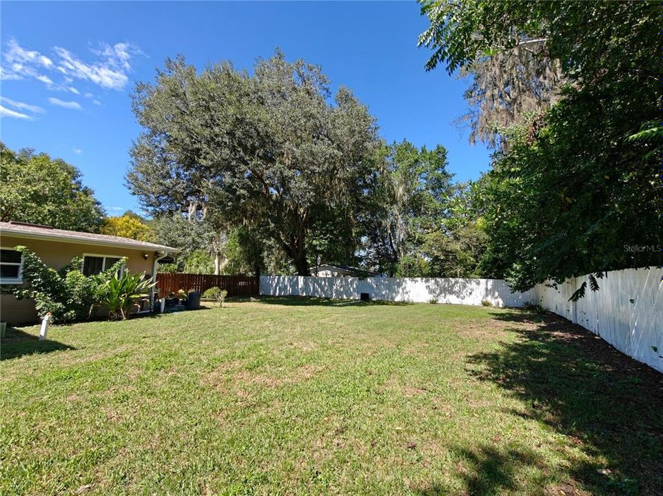 For Rent: $1,550 (1 beds, 1 baths, 800 Square Feet)