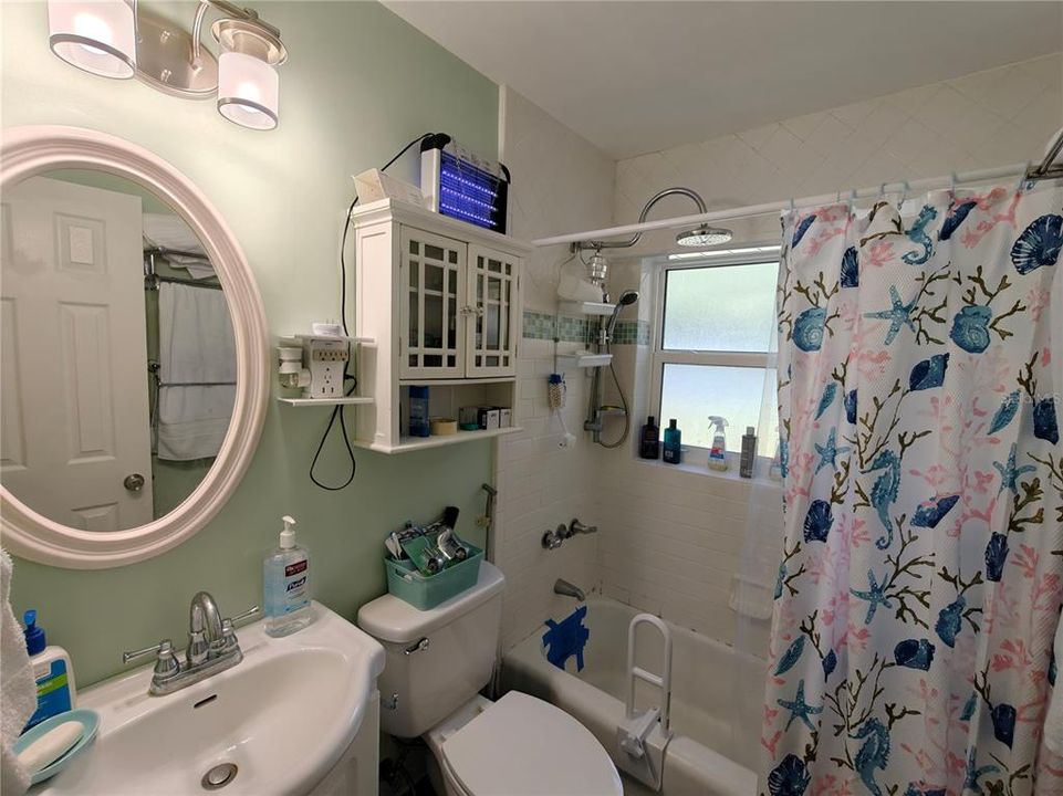 For Rent: $1,550 (1 beds, 1 baths, 800 Square Feet)