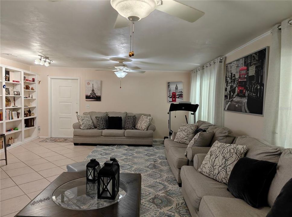 For Rent: $1,550 (1 beds, 1 baths, 800 Square Feet)