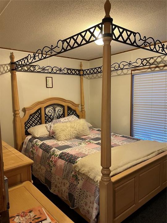 For Sale: $275,000 (3 beds, 2 baths, 1152 Square Feet)