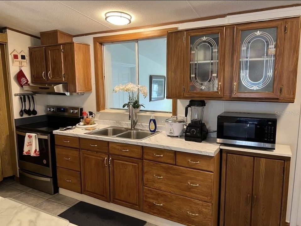 For Sale: $275,000 (3 beds, 2 baths, 1152 Square Feet)