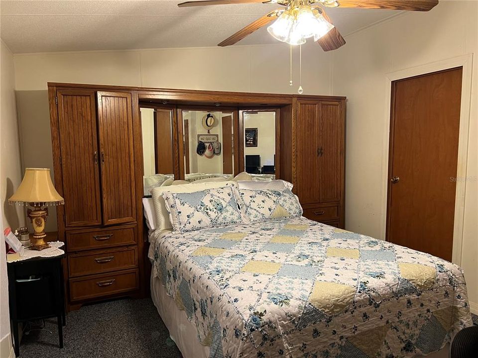 For Sale: $275,000 (3 beds, 2 baths, 1152 Square Feet)