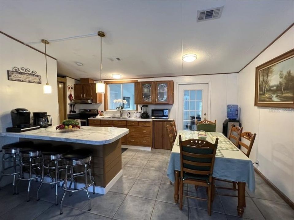 For Sale: $275,000 (3 beds, 2 baths, 1152 Square Feet)