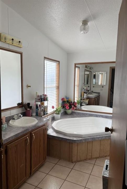 For Sale: $275,000 (3 beds, 2 baths, 1152 Square Feet)