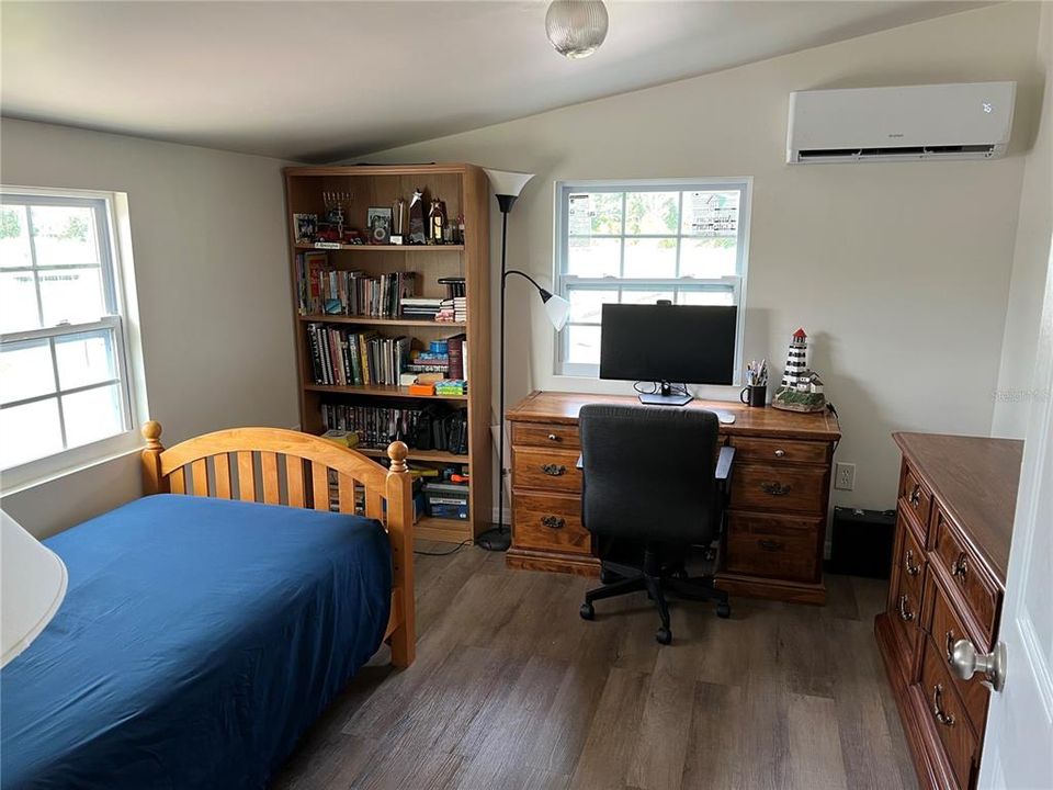 For Sale: $275,000 (3 beds, 2 baths, 1152 Square Feet)