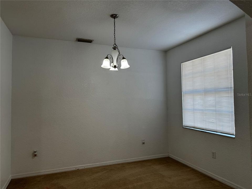 Activo con contrato: $1,700 (3 camas, 2 baños, 1517 Pies cuadrados)