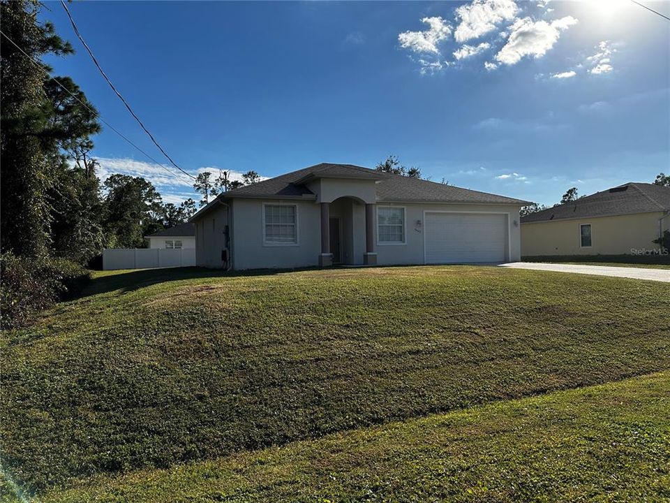 Activo con contrato: $1,700 (3 camas, 2 baños, 1517 Pies cuadrados)