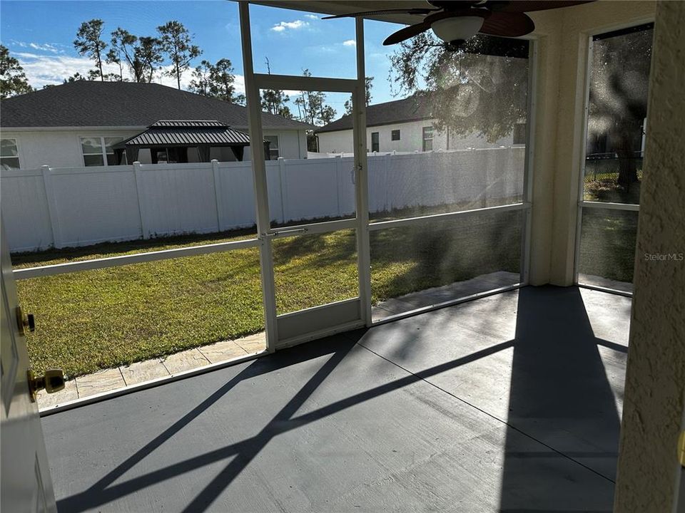 Activo con contrato: $1,700 (3 camas, 2 baños, 1517 Pies cuadrados)