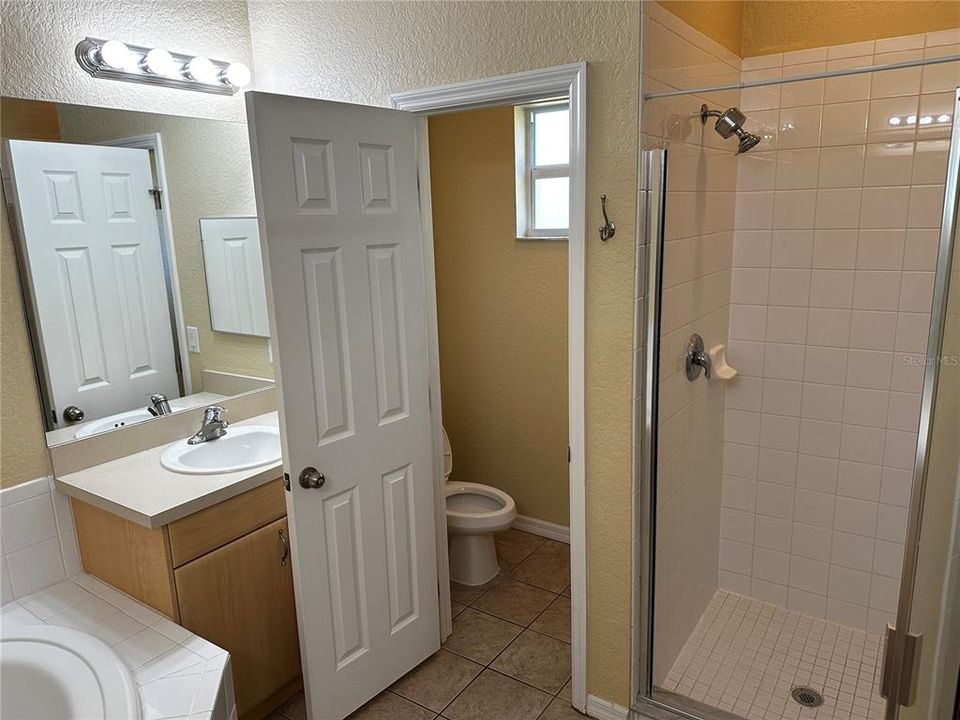 Activo con contrato: $1,700 (3 camas, 2 baños, 1517 Pies cuadrados)