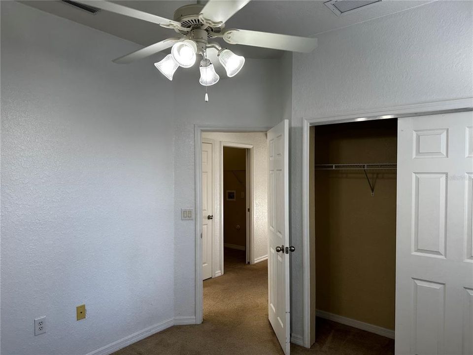 Activo con contrato: $1,700 (3 camas, 2 baños, 1517 Pies cuadrados)