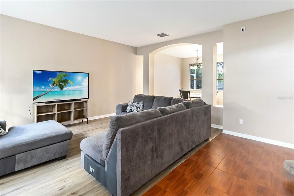 For Sale: $569,000 (4 beds, 2 baths, 2494 Square Feet)