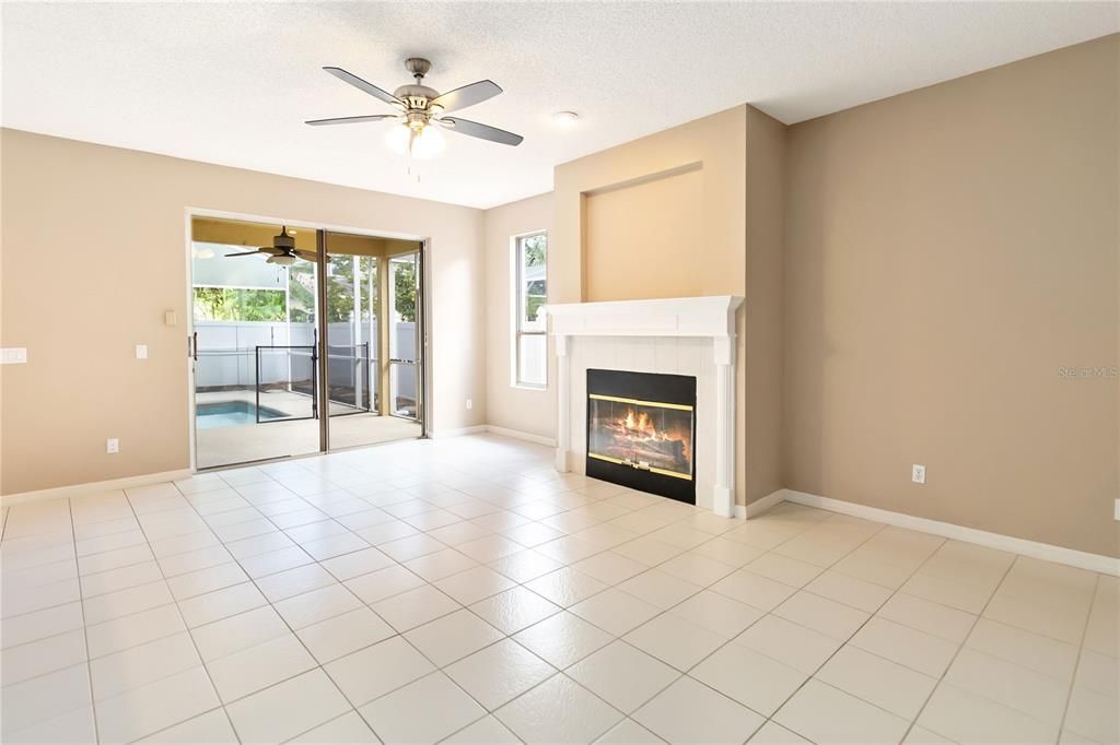 For Sale: $569,000 (4 beds, 2 baths, 2494 Square Feet)