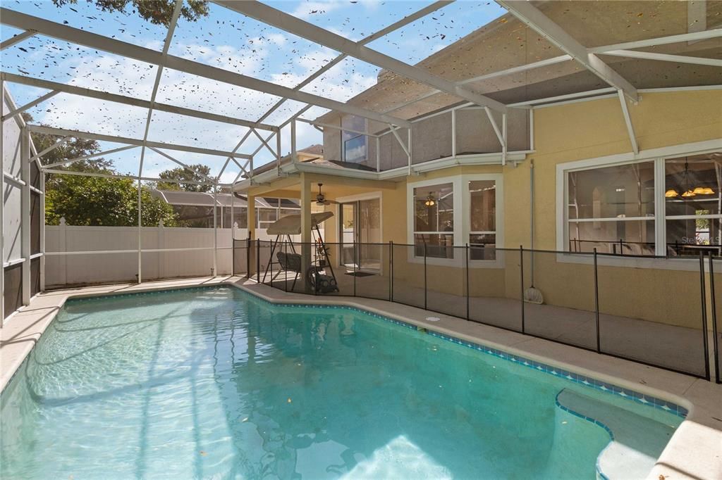 For Sale: $569,000 (4 beds, 2 baths, 2494 Square Feet)