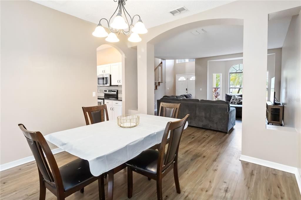 For Sale: $569,000 (4 beds, 2 baths, 2494 Square Feet)