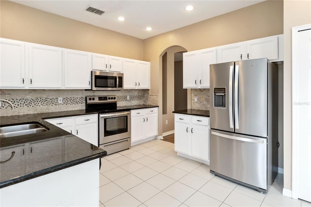 For Sale: $569,000 (4 beds, 2 baths, 2494 Square Feet)