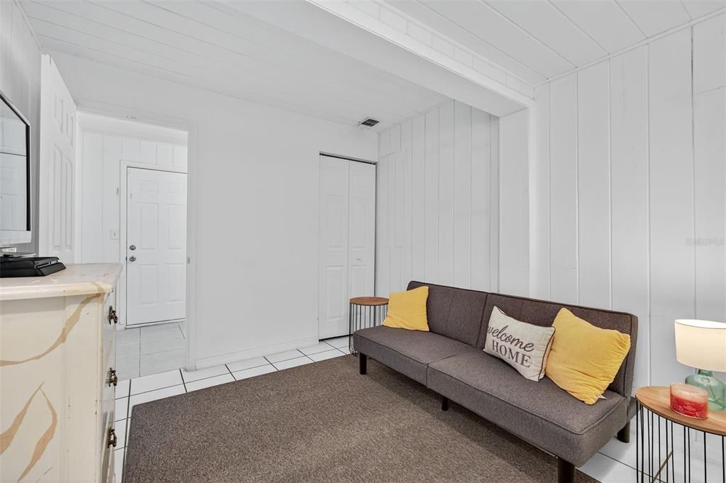 For Sale: $325,000 (3 beds, 1 baths, 1320 Square Feet)