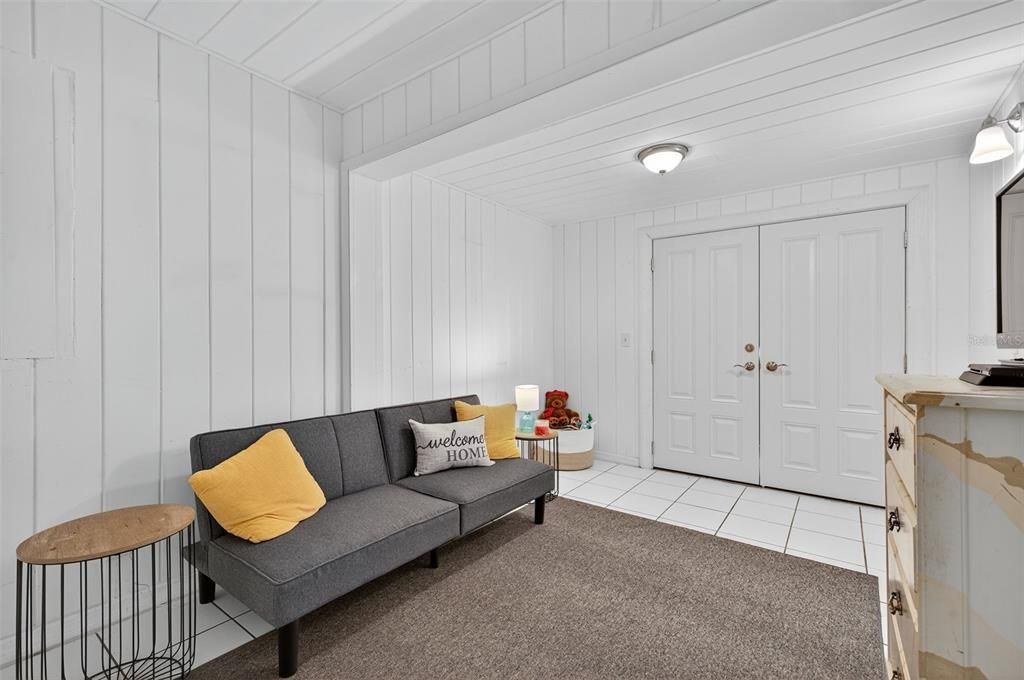 For Sale: $325,000 (3 beds, 1 baths, 1320 Square Feet)