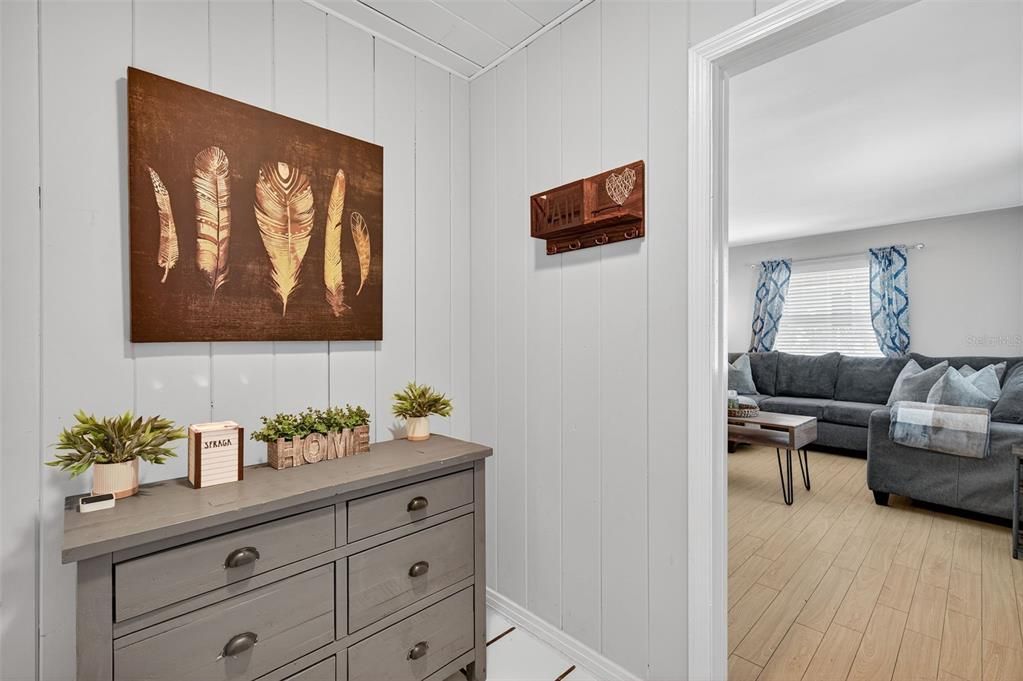 For Sale: $325,000 (3 beds, 1 baths, 1320 Square Feet)