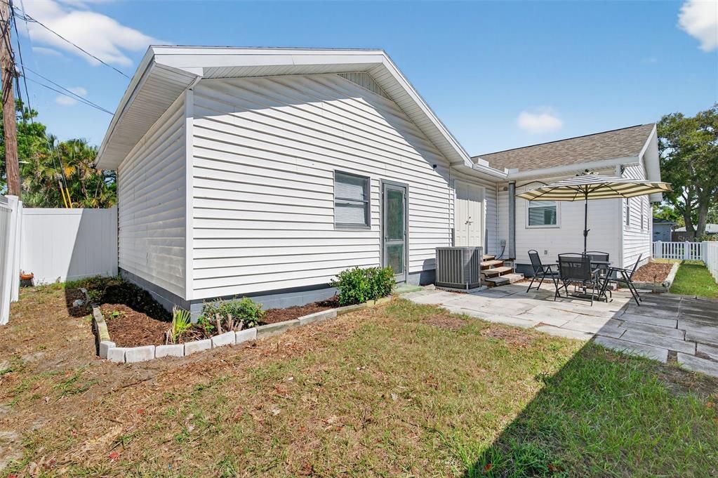 For Sale: $325,000 (3 beds, 1 baths, 1320 Square Feet)