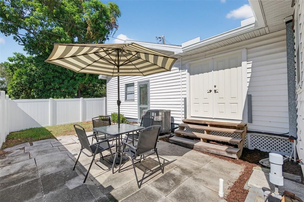 For Sale: $325,000 (3 beds, 1 baths, 1320 Square Feet)