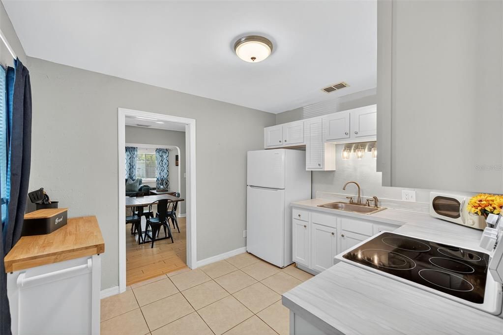 For Sale: $325,000 (3 beds, 1 baths, 1320 Square Feet)