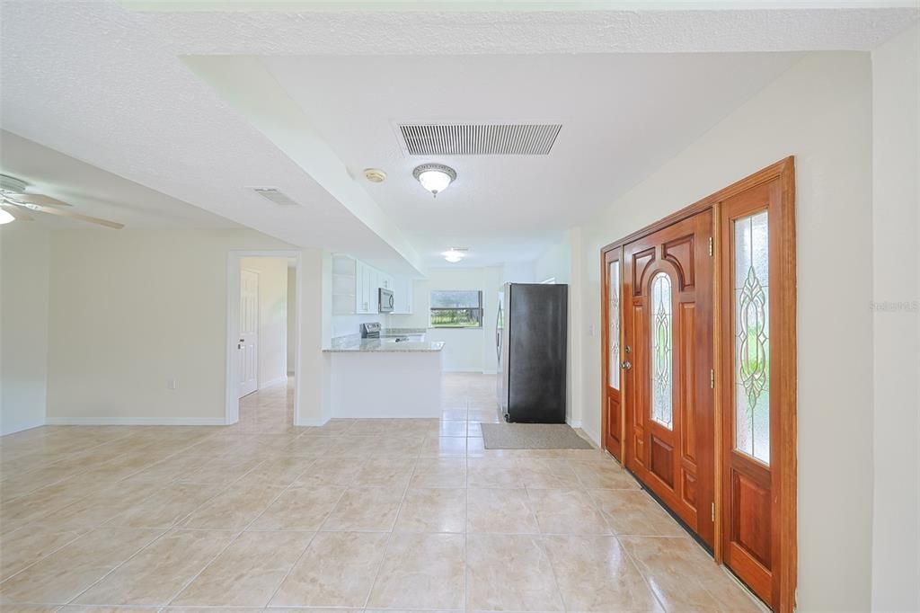 For Rent: $2,350 (3 beds, 2 baths, 1600 Square Feet)