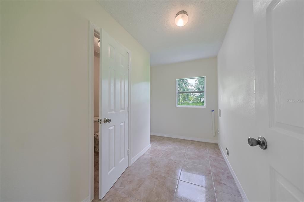 For Rent: $2,350 (3 beds, 2 baths, 1600 Square Feet)