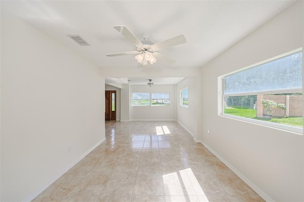 For Rent: $2,350 (3 beds, 2 baths, 1600 Square Feet)