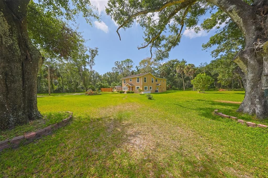 For Rent: $2,350 (3 beds, 2 baths, 1600 Square Feet)