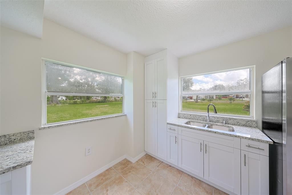 For Rent: $2,350 (3 beds, 2 baths, 1600 Square Feet)