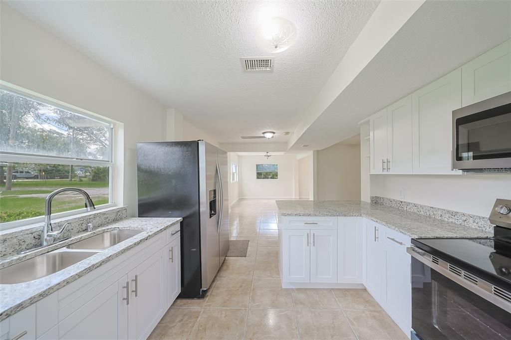 For Rent: $2,350 (3 beds, 2 baths, 1600 Square Feet)