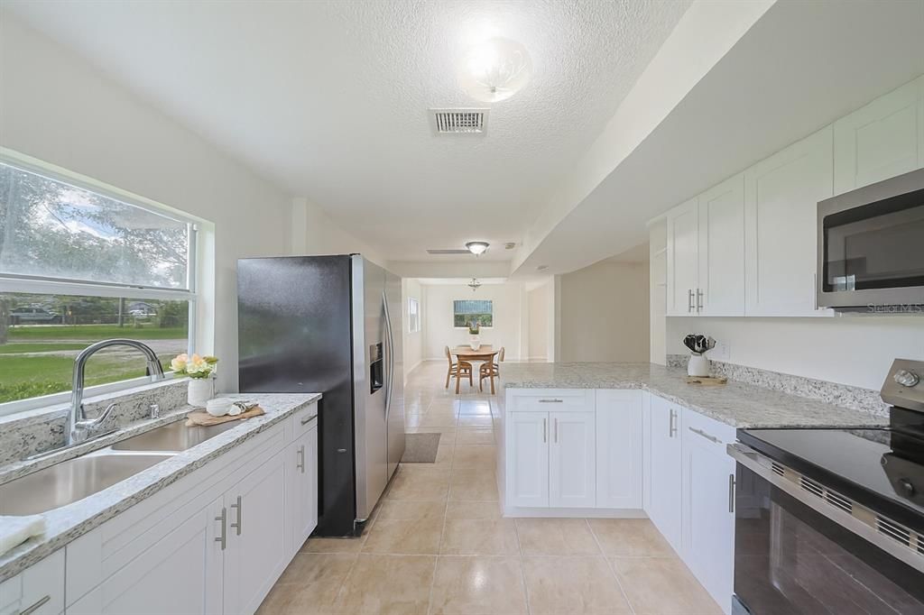 For Rent: $2,350 (3 beds, 2 baths, 1600 Square Feet)