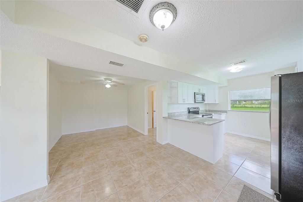 For Rent: $2,350 (3 beds, 2 baths, 1600 Square Feet)