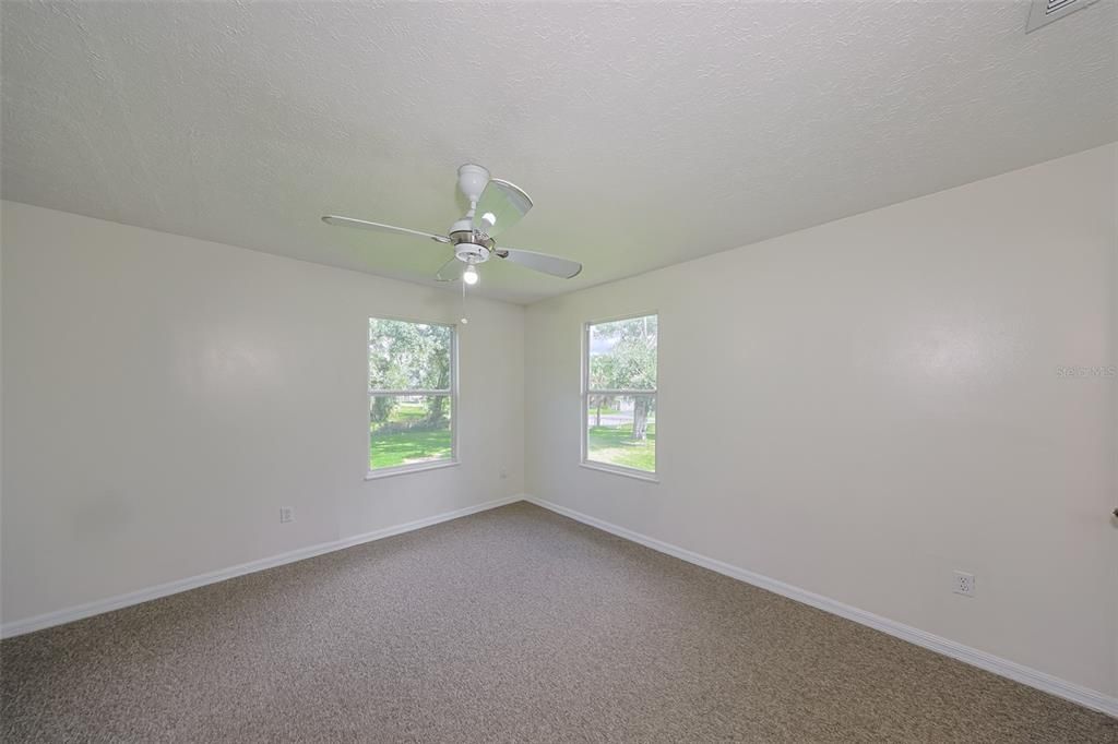 For Rent: $2,350 (3 beds, 2 baths, 1600 Square Feet)