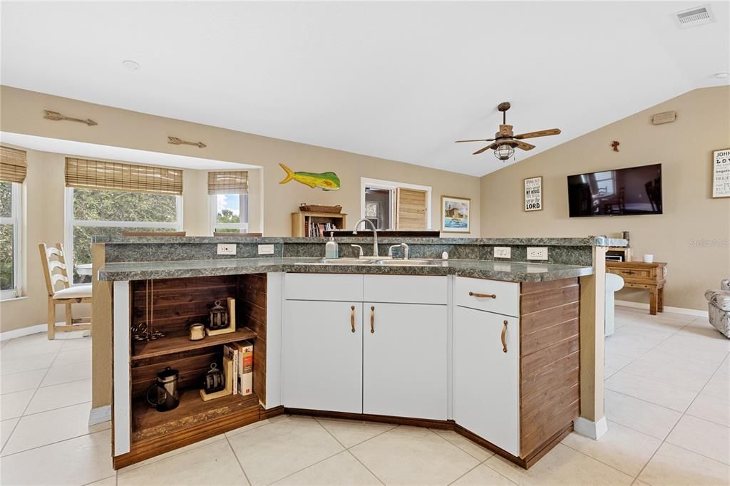 待售: $349,900 (3 贝兹, 2 浴室, 1264 平方英尺)