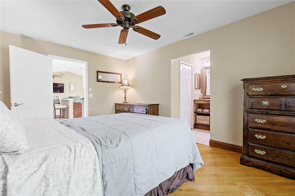 待售: $349,900 (3 贝兹, 2 浴室, 1264 平方英尺)