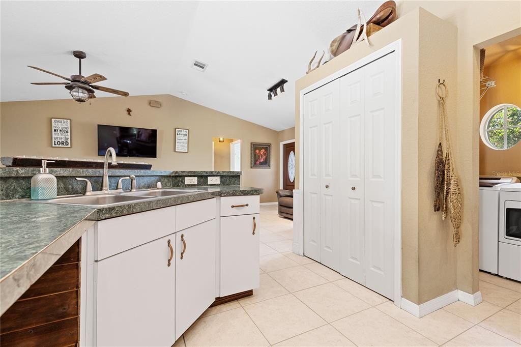 待售: $349,900 (3 贝兹, 2 浴室, 1264 平方英尺)